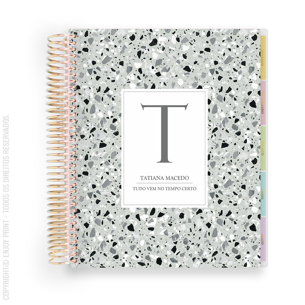 Enjoy Planner 2024 - Granilite: Monogram Gray (planner com acessórios grátis - vai com + de 700 adesivos, régua, 2 blocos de notas e elástico).
